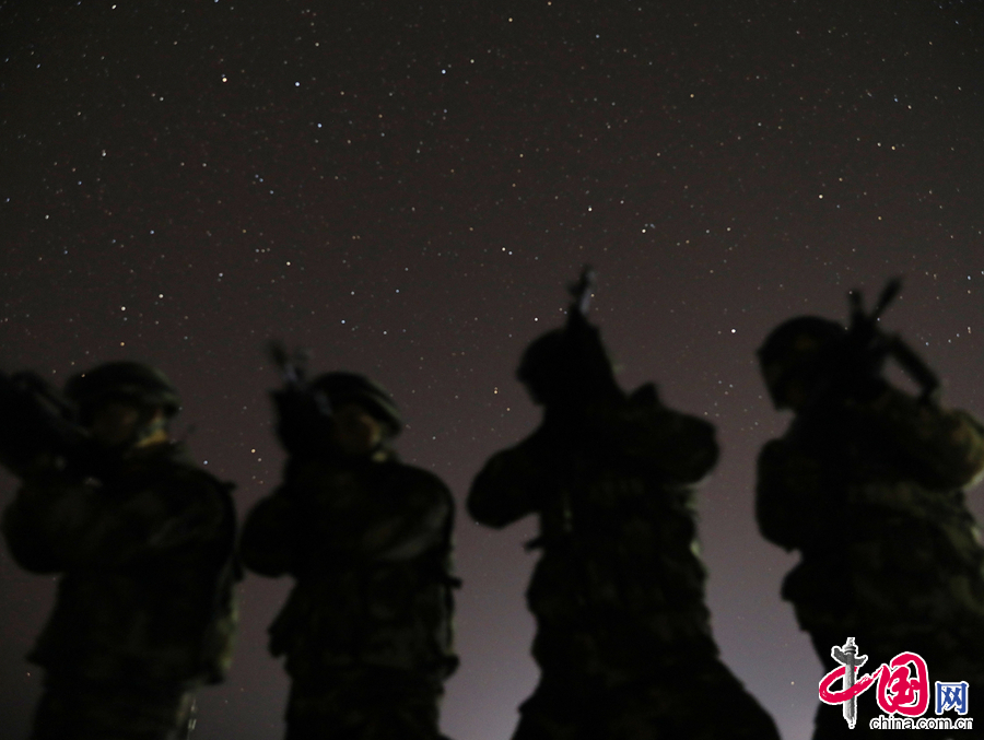 直击天津武警魔鬼周,直击武警魔鬼周抢滩登陆武装奔袭