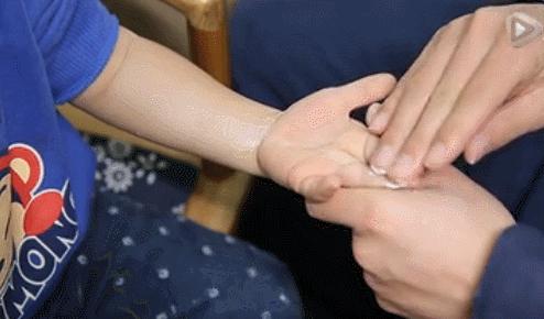 宝宝凌晨发烧怎么快速退烧,宝宝高烧退烧的最佳方法