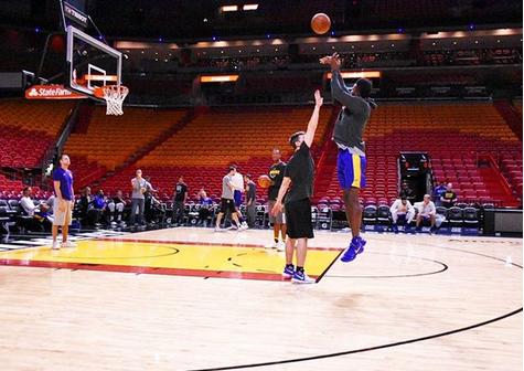 勇士对格林离队持开放态度,勇士官宣格林离队