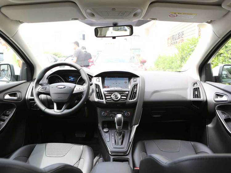 福克斯1.0t和1.6l发动机哪个更好,福特福克斯1.0t和嘉年华1.0t对比