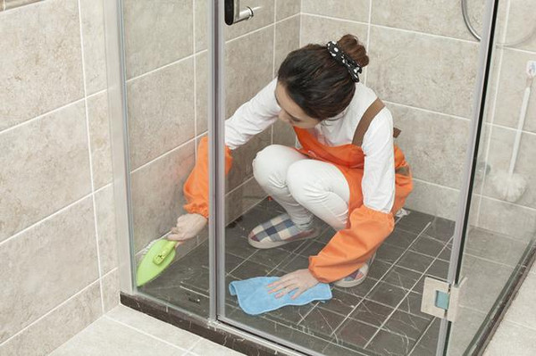 卫生间臭怎么排除是地漏还是马桶,卫生间反臭是什么原因及解决方法