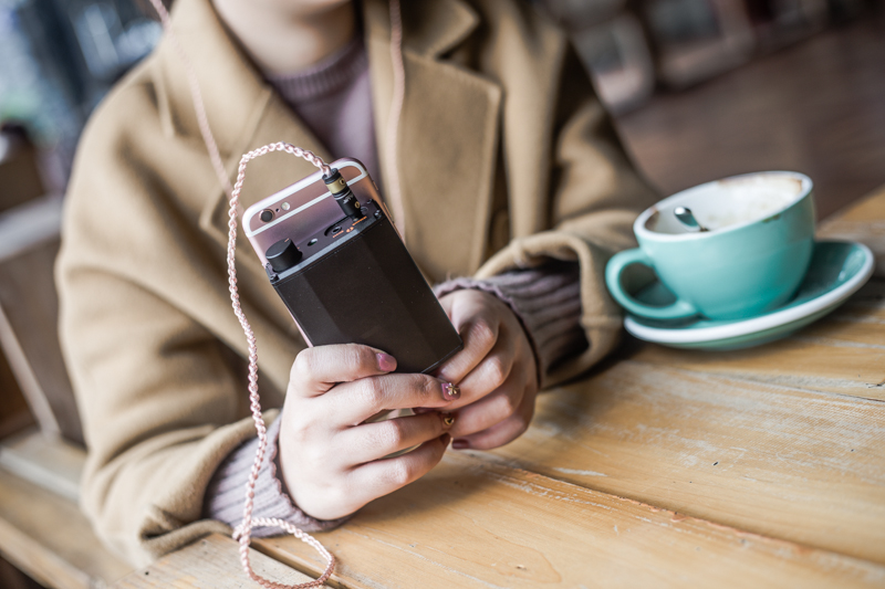 体验英伦之声，iFinanoiDSDBL解码耳放一体机评测