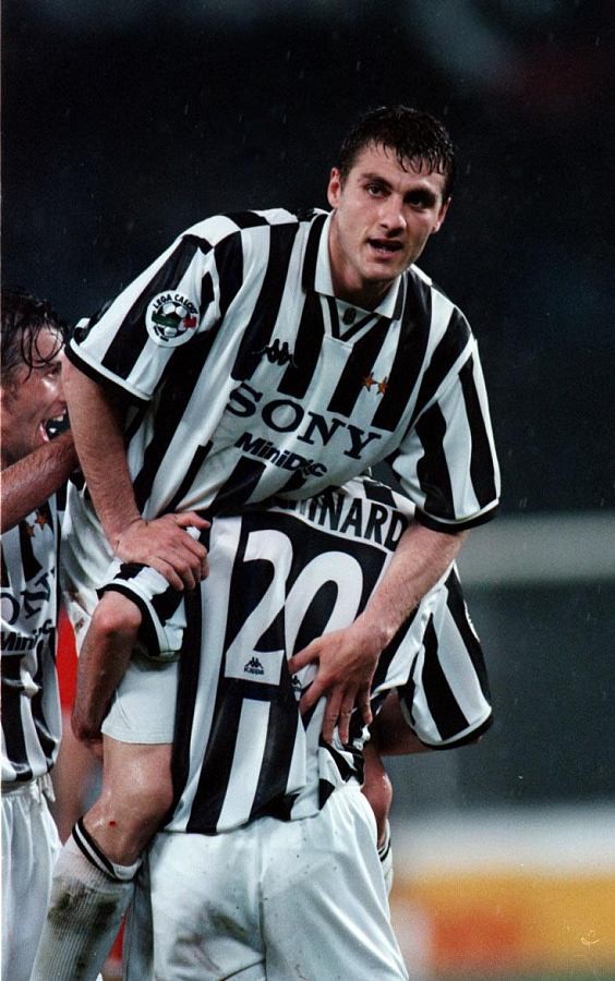 原谅我这一生不羁放纵爱自由——绿茵浪子维耶里