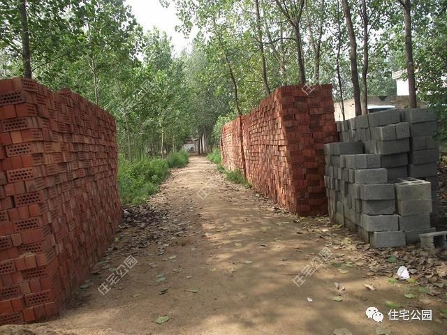 为什么红砖不如土砖,红砖为什么不能拿去盖房子