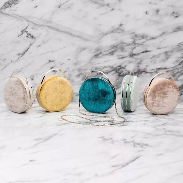 出门也能拎的包包,出门能装东西的包包