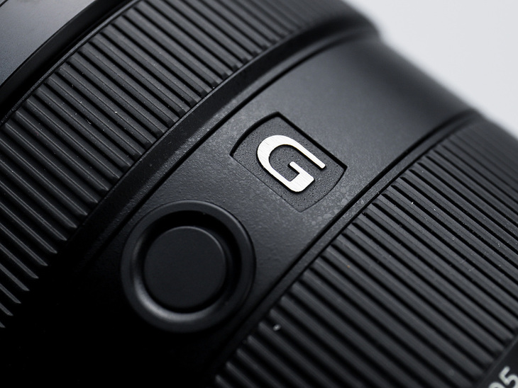 索尼fe24-105mmf4配哪款相机,小巧索尼微单像素高