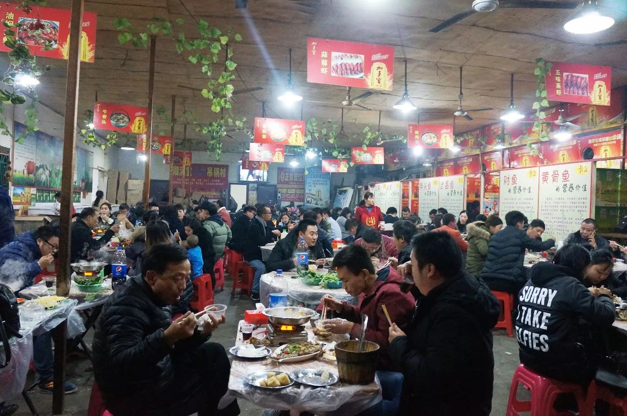 武汉小桥洞怪味牛骨头,武汉怪味牛骨头光谷店