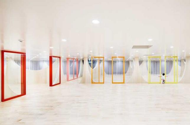 日式幼儿园的设计,日本幼儿园露天设计