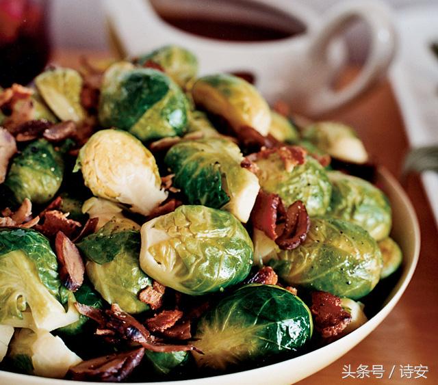 英国女王一顿饭吃多少道菜,英王室女王圣诞节