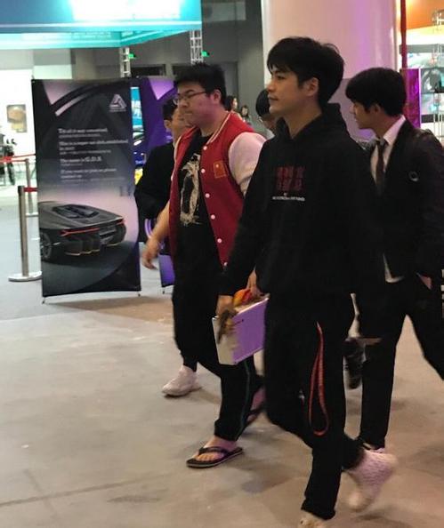 韦神虎牙7911直播,4am韦神19杀比赛完整版怎么没有