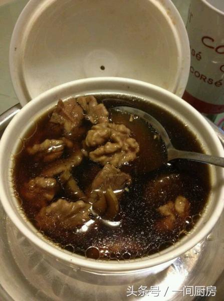 经常给老公炖汤,每天给老公炖汤