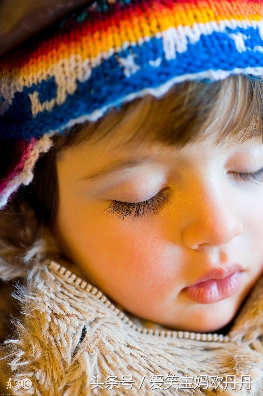 怎样才能让宝宝的睫毛又长又翘,怎么能让孩子有长长的睫毛