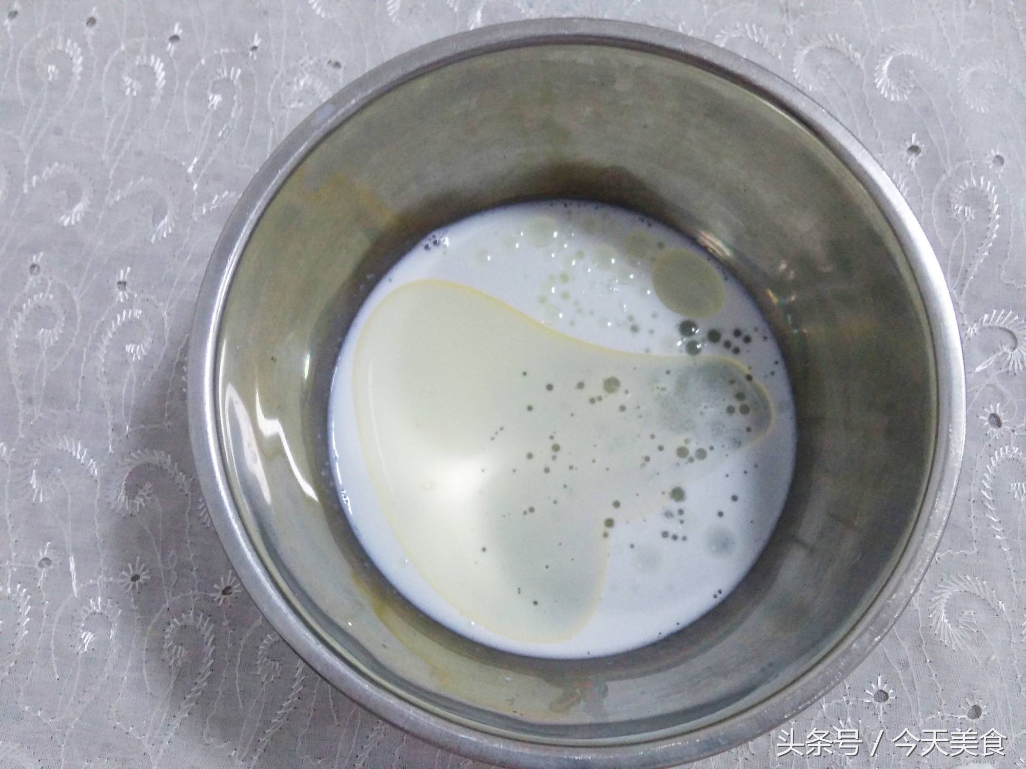 做蛋挞剩下的鸡蛋清怎么用,做完蛋挞后剩余的蛋清液该怎么办