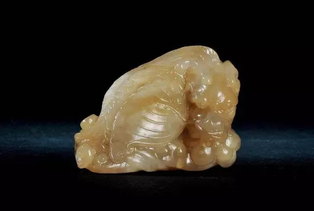 比钻石还贵的石头一克可以卖2亿,假如石头比钻石要贵