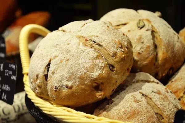 银川哪里有正宗老面包,银川巷子里的蛋糕店