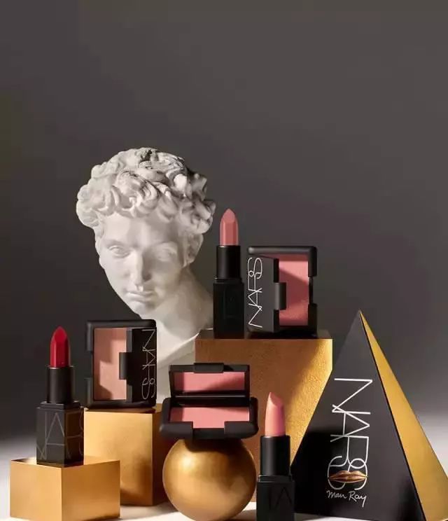 这些圣诞美甲美爆啦,这些美妆好物萌翻少女心