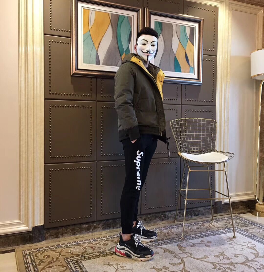 羽绒服万里雪飘,虐我千百遍我待美食如初恋