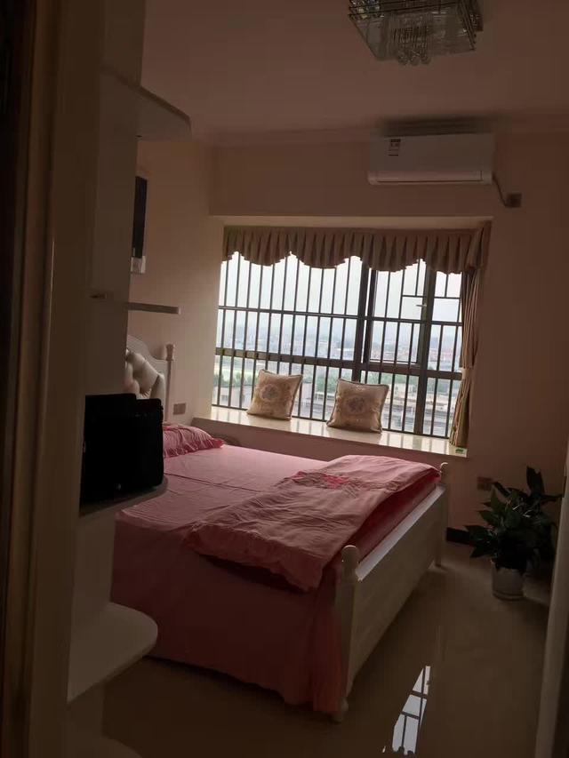 女孩月薪四千一年存了20万,女孩工资4000剩下一套房