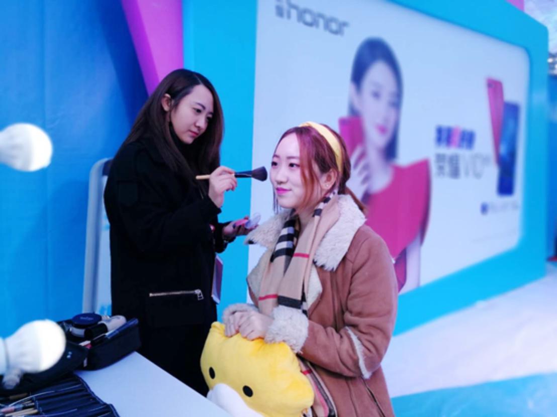 为什么有些人喜欢王者荣耀,还有人在用荣耀v10吗