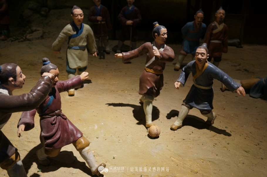 琉璃、课本、足球，博物馆也能玩嗨