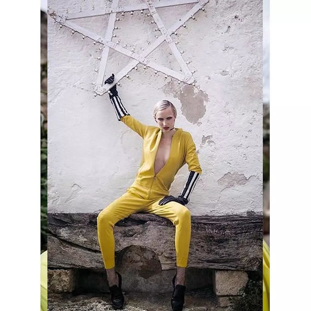 宁可捂出汗，王菲也要带着它！果然，能流行近百年真不是吹的！