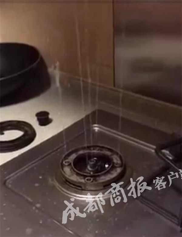 樱雪燃气热水器里面水管爆裂,樱雪燃气热水器打着火瞬间又熄火