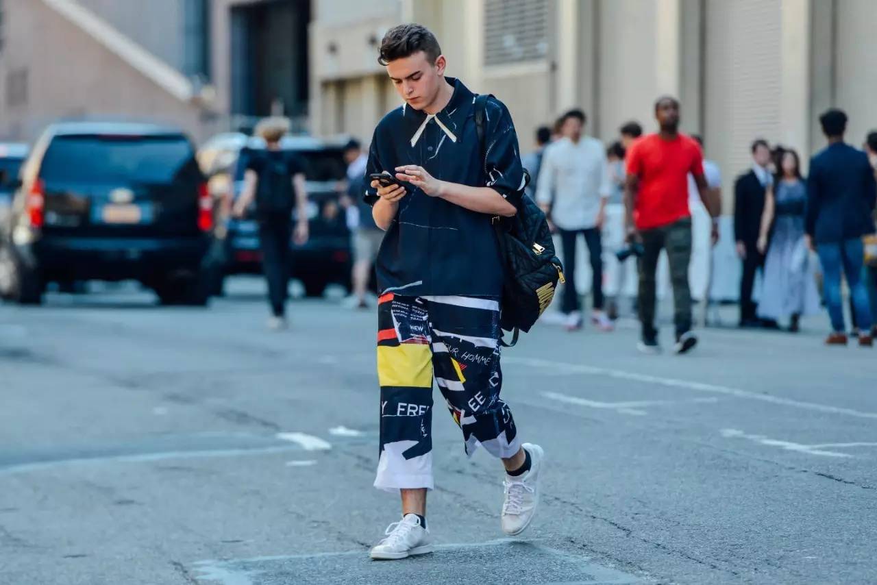 好看能穿不臃肿的双肩包男潮,防水双肩背包时髦又实用