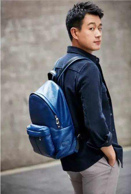 好看能穿不臃肿的双肩包男潮,防水双肩背包时髦又实用