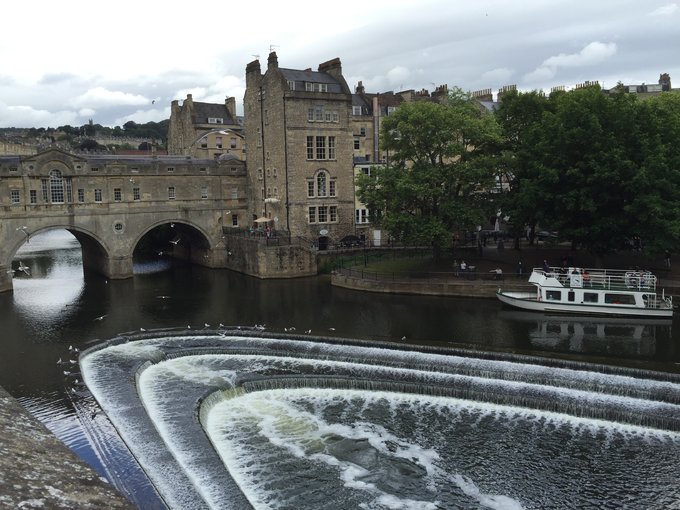 【已完结】英格兰苏格兰18日游记——美景、历史、足球、文化全体验(含挡风玻璃损坏以及车胎被扎处理经过)