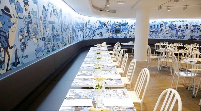 这家店在关门大吉之前YSL还专门为它推出性玩具！连GD也经常去逛~