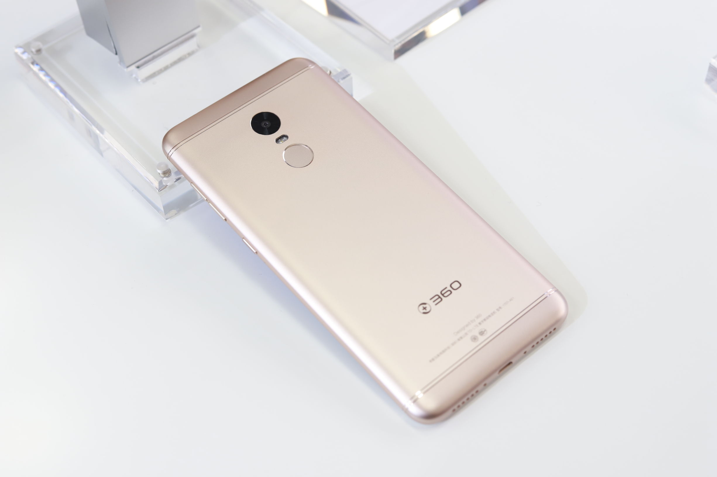 360手机n6lite,360n6和n6lite哪个好