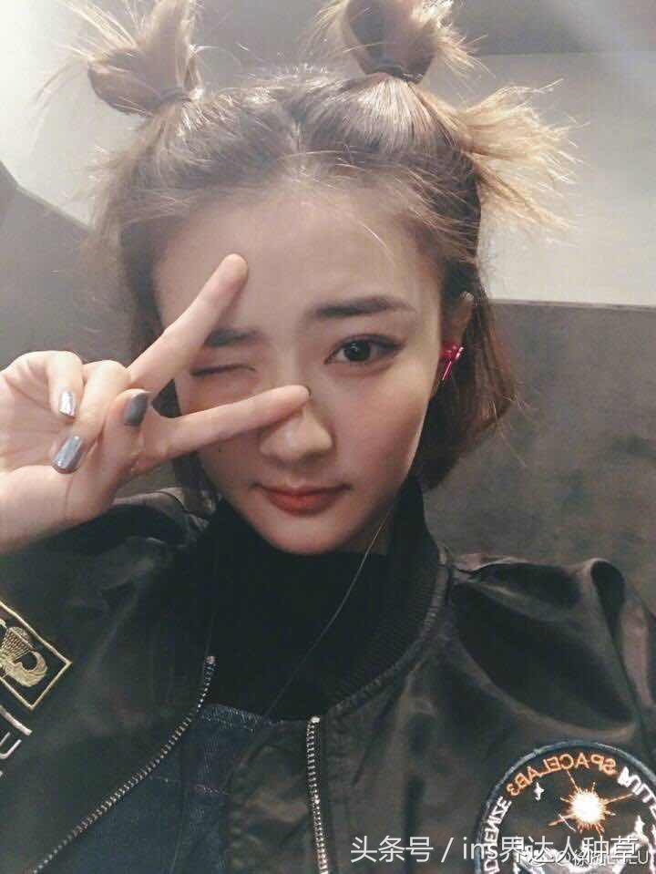 徐璐说：以后说不定会做美妆博主，看了她的化妆包后，我是服气的