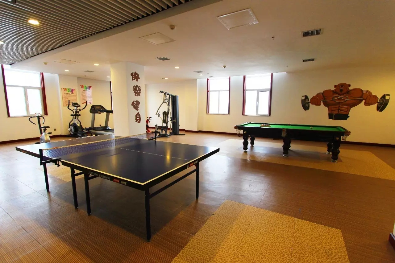 德百温泉是天然温泉么,德百温泉旅游小镇客房价格