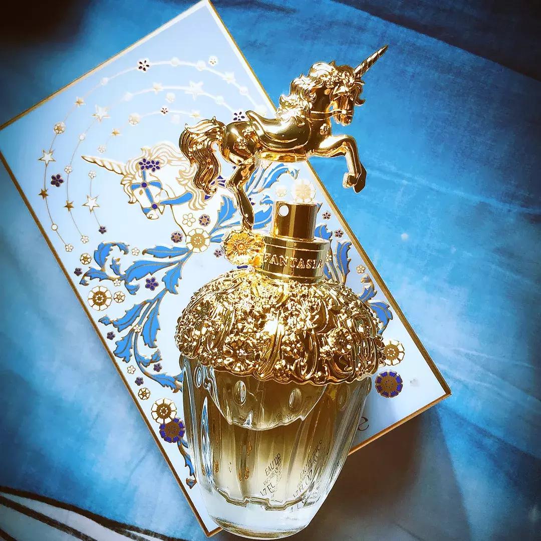 黑凤梨现在怎么样,黑凤梨圣诞