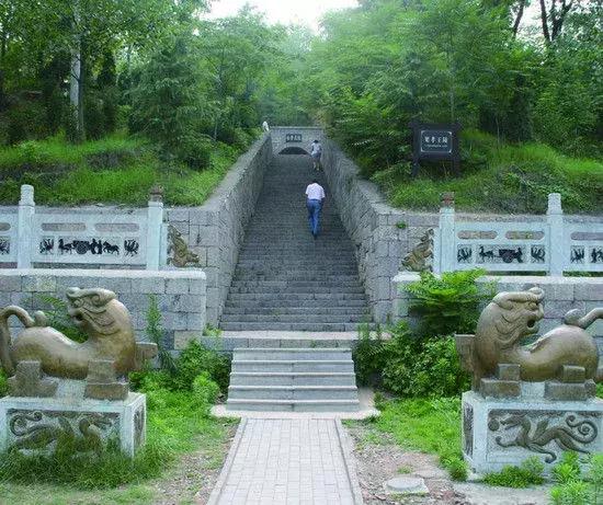 商丘寻梦，梁园叹息