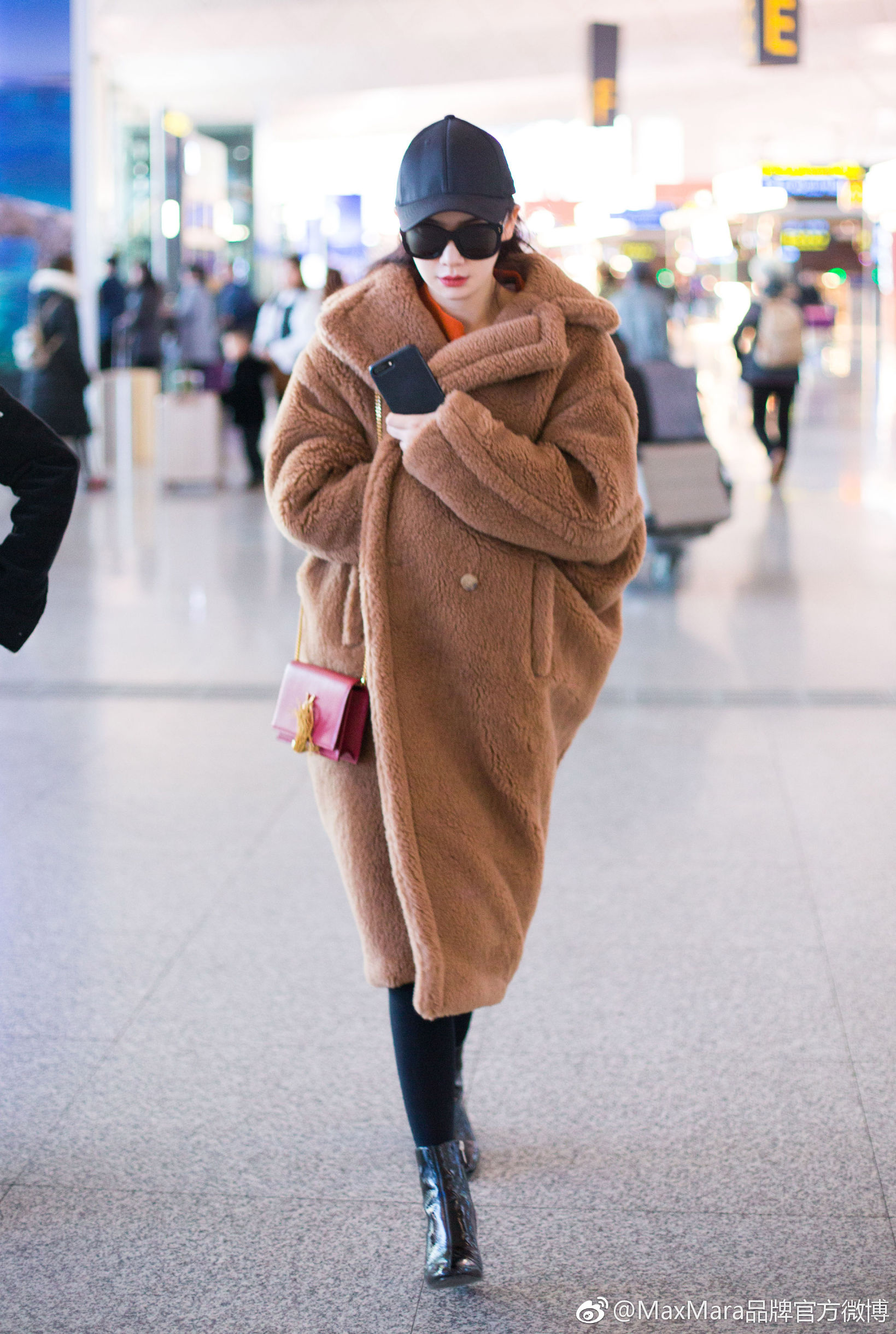 明星有几件泰迪熊大衣,明星泰迪熊大衣搭配