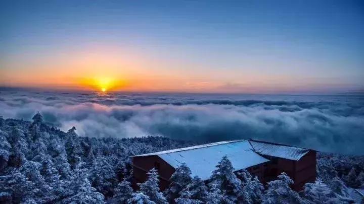 一下雪峨眉山就成了仙境,一下雪川西便美成了天堂