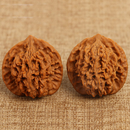 文玩核桃大神级玩法,盘玩一段时间的核桃怎么清洗