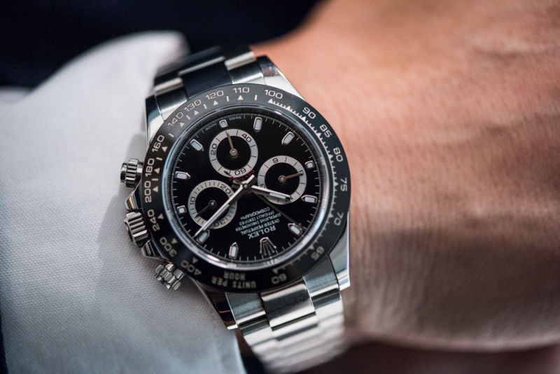 一般从专柜买的手表保修是多久 (网上买的手表不保修吗)