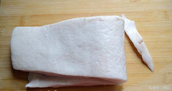 以前化妆品根本不用买，从树上摘一把，洗脸洗头都是纯天然好东西