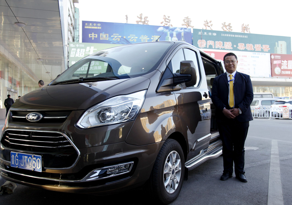 2018年元旦公益巴士游暨行师傅上线新闻发布会在潍坊汽车总站召开