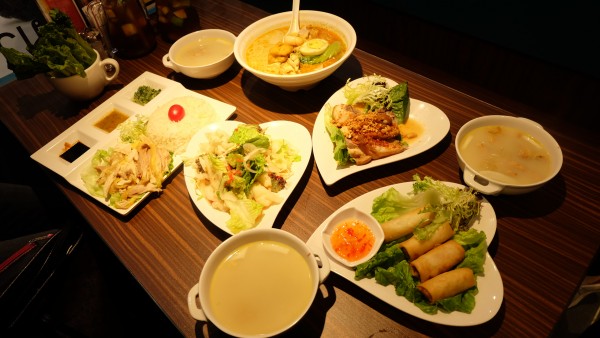 红翻天的小萌物带你激活圣诞季，还不快来瞧瞧？