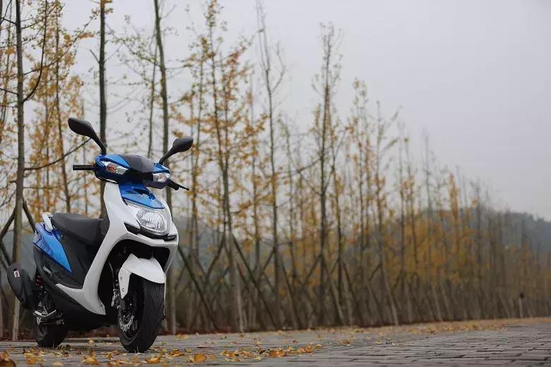 牛摩评测新感觉250双缸街车,牛摩测评赛科龙