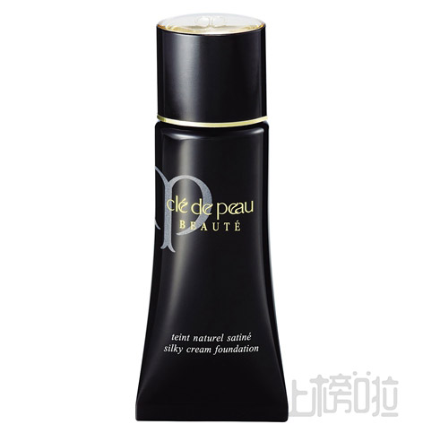 樱花妹子也要排队才能购买到的超人气化妆品专柜！