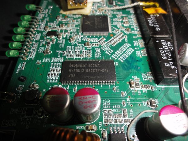 路由器改64MB内存+8MBFLASH+USB跑DD-WRT