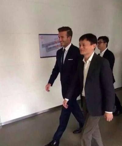 贝克汉姆见到成龙时的反应,贝克汉姆偶像成龙