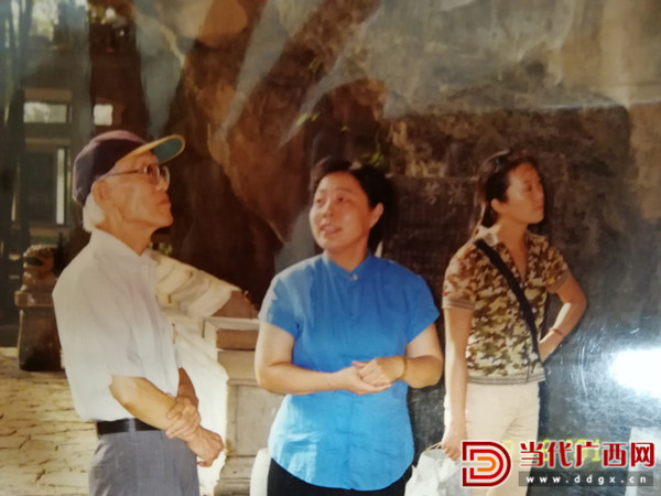 忆李白余光中全文,忆桂林往事