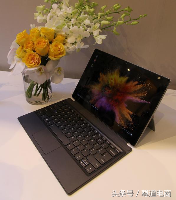 联想miix520-12,联想二合一miix520背面卡槽