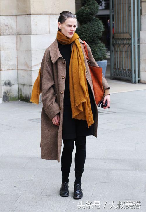 秋冬围巾时髦系法,秋冬围巾怎么披好看