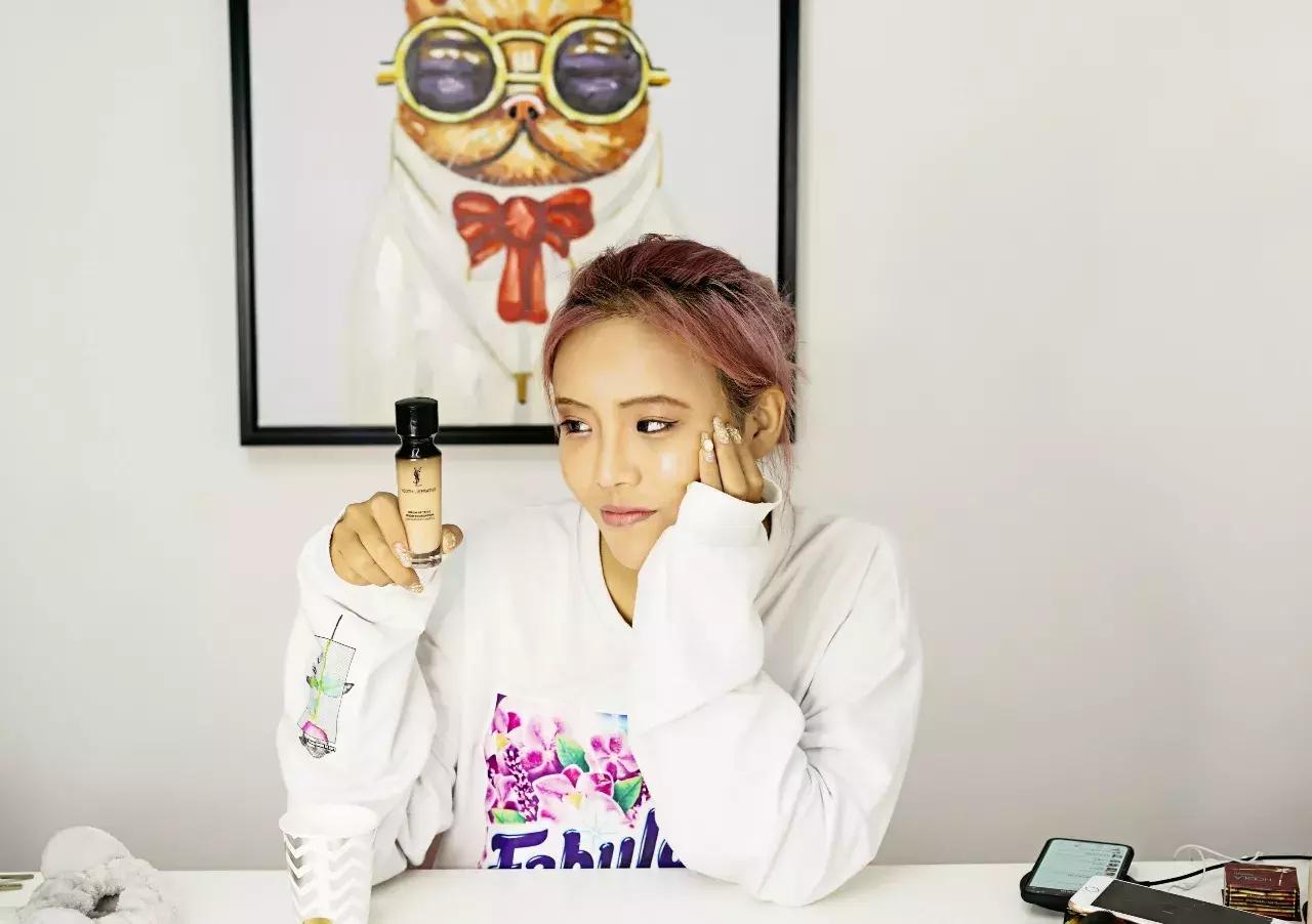 ysl圣罗兰妍活青春粉底液b10,圣罗兰ysl新明彩轻垫粉底液b30